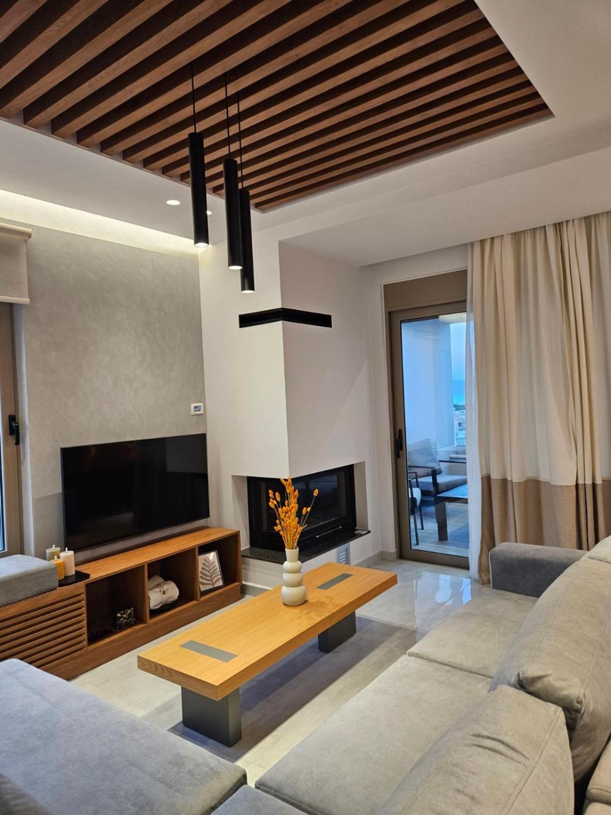 Calm & Dreamy Luxury Apts Pírgos Esterno foto