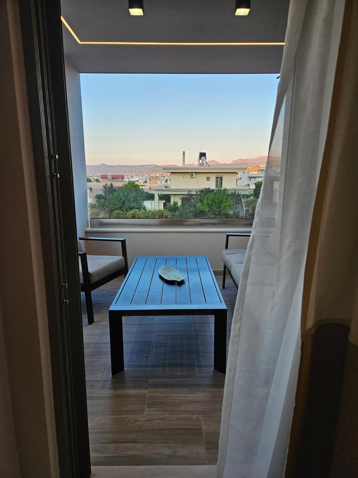 Calm & Dreamy Luxury Apts Pírgos Esterno foto