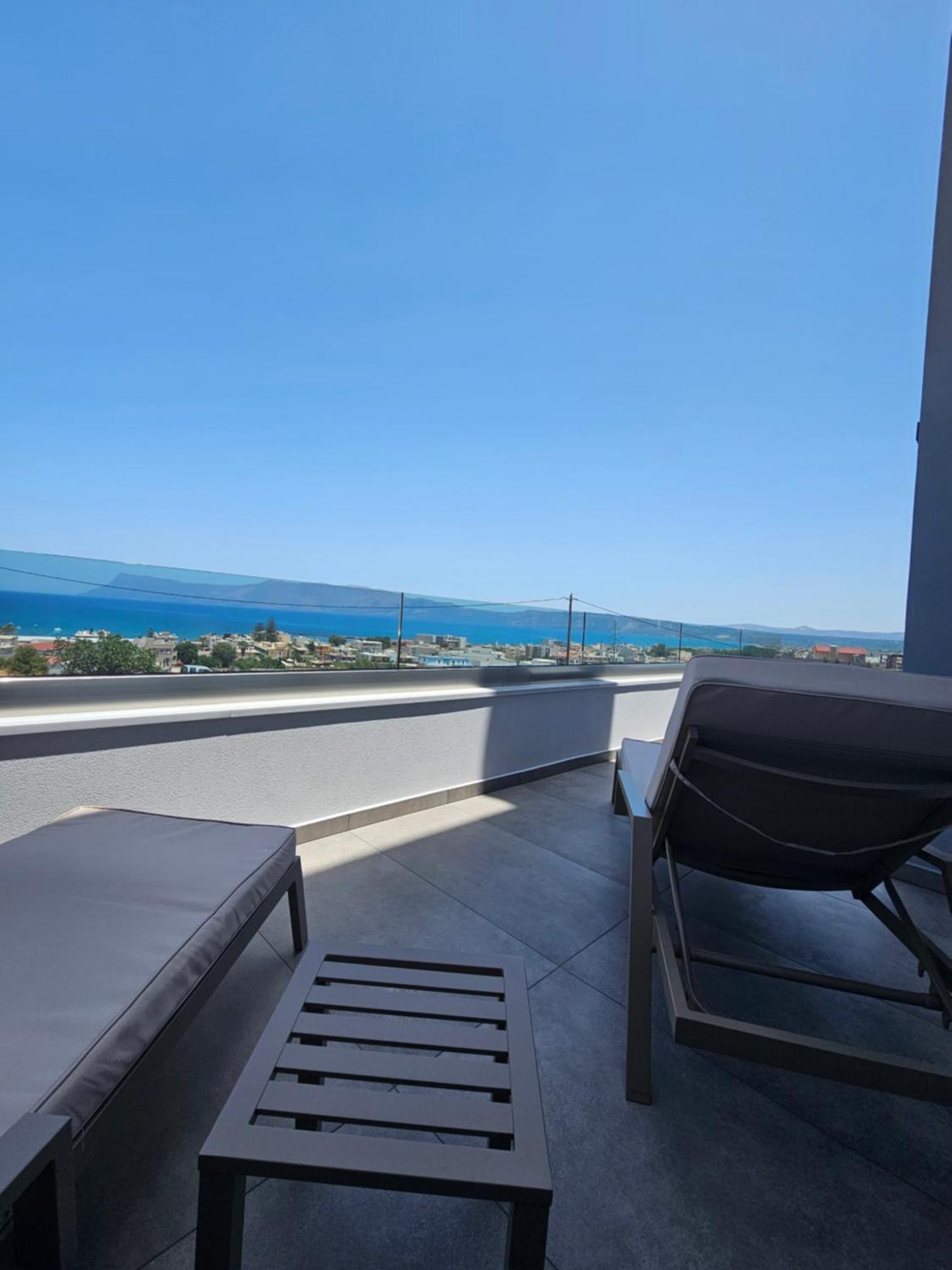 Calm & Dreamy Luxury Apts Pírgos Esterno foto